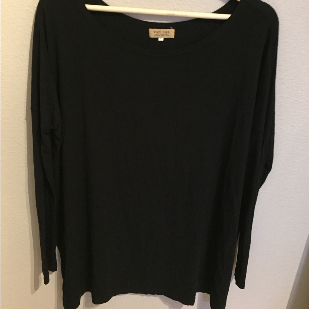 PIKO 1988 BLACK FLOWY LONG SLEEVE TOP